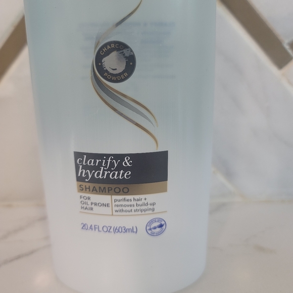 Dove clarify and hydrate shampoo for oil prone hair 20.4fl oz - Picture 2 of 3